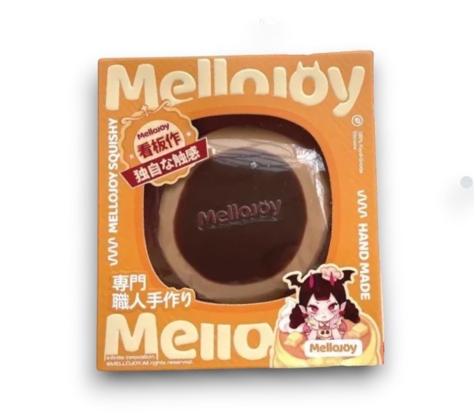 マイストアのメロジョイ贅沢スフレチョコレート。雲のように滑らかな触感のハンドメイドトイがパッケージに入った状態。